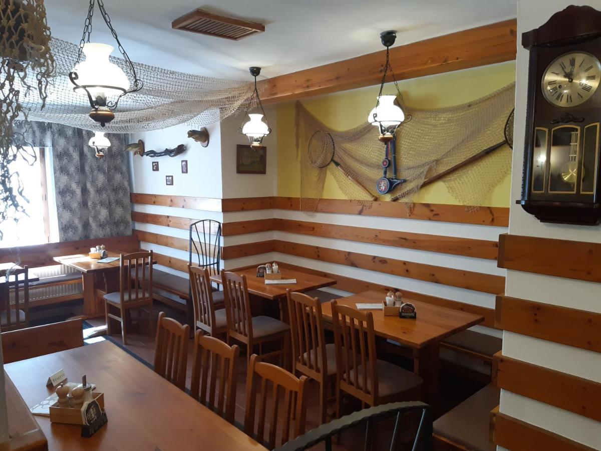 Rozmberska Basta Hotel Trebon Bagian luar foto