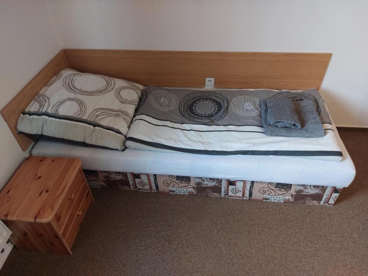 Rozmberska Basta Hotel Trebon Bagian luar foto
