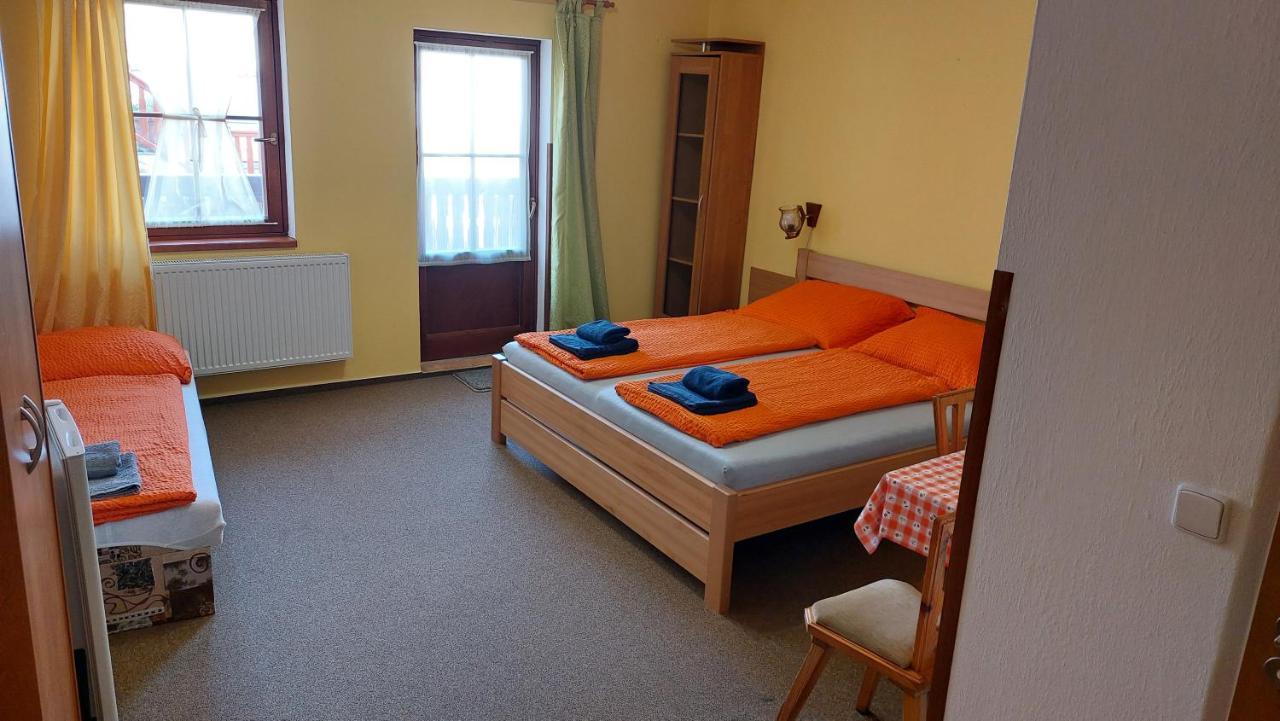 Rozmberska Basta Hotel Trebon Bagian luar foto