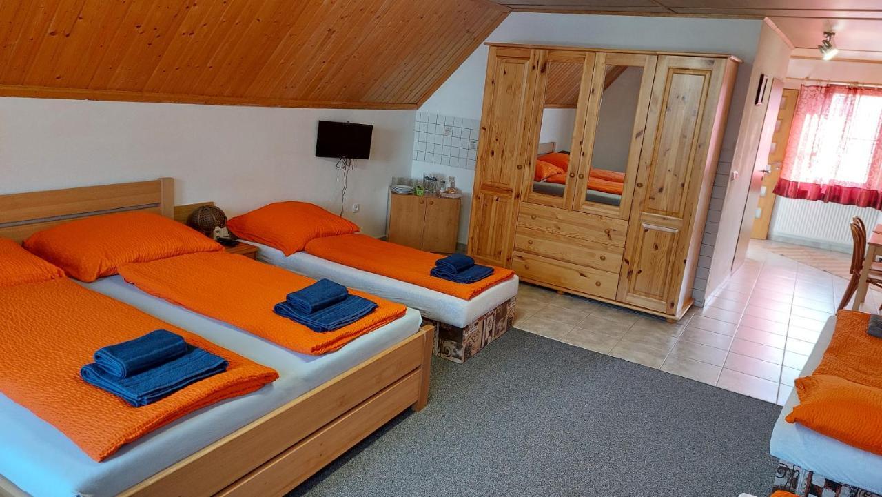 Rozmberska Basta Hotel Trebon Bagian luar foto