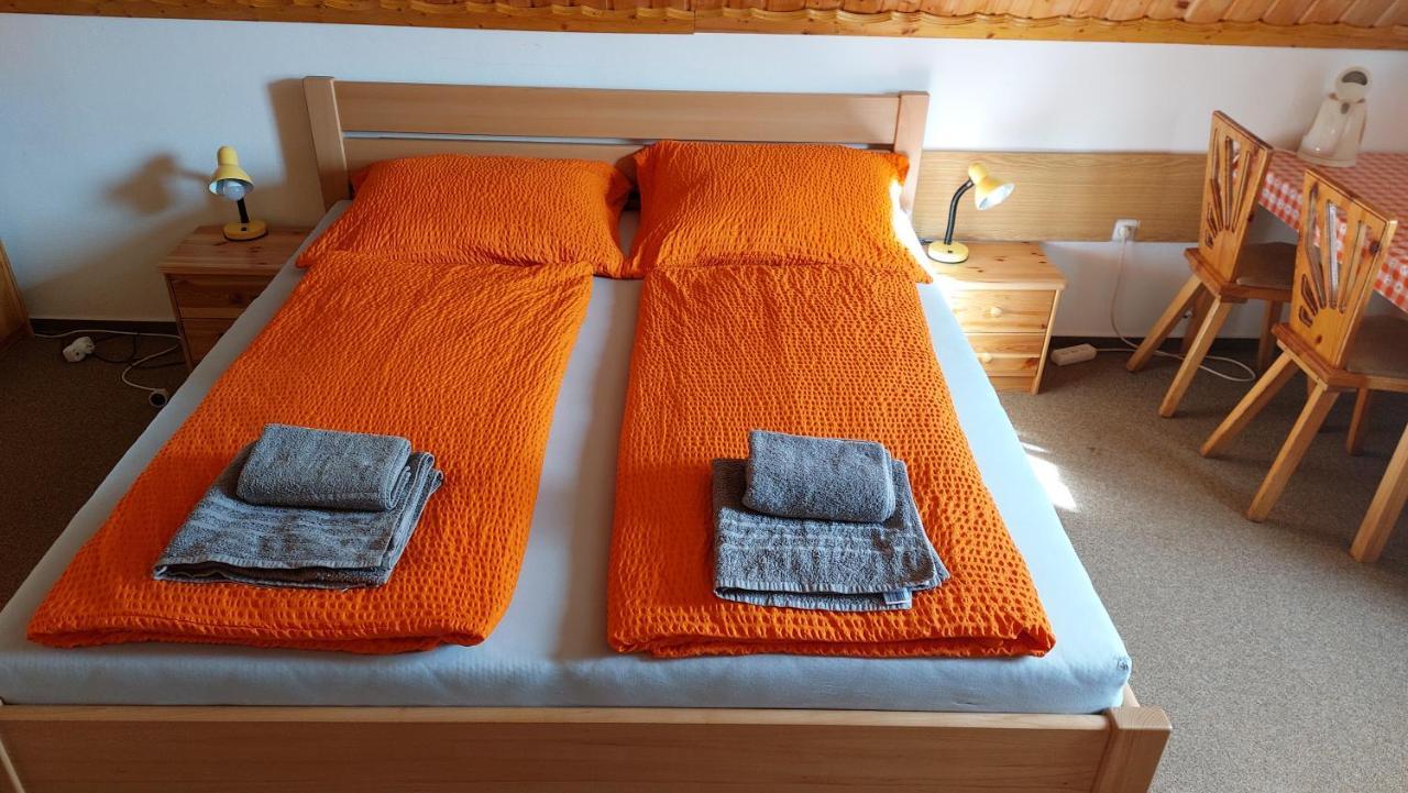 Rozmberska Basta Hotel Trebon Bagian luar foto